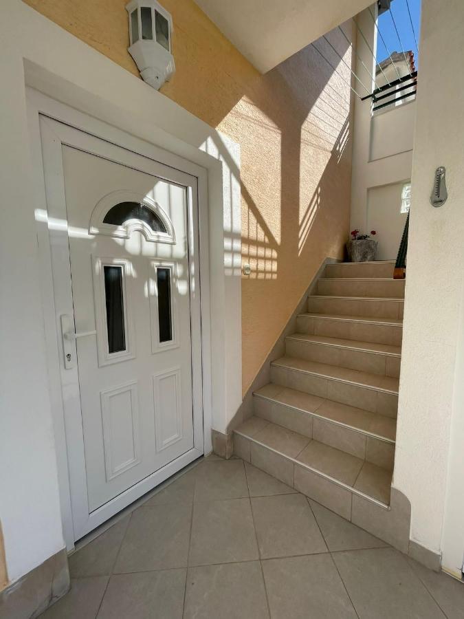 Apartmani Kontic Baška Voda Eksteriør bilde